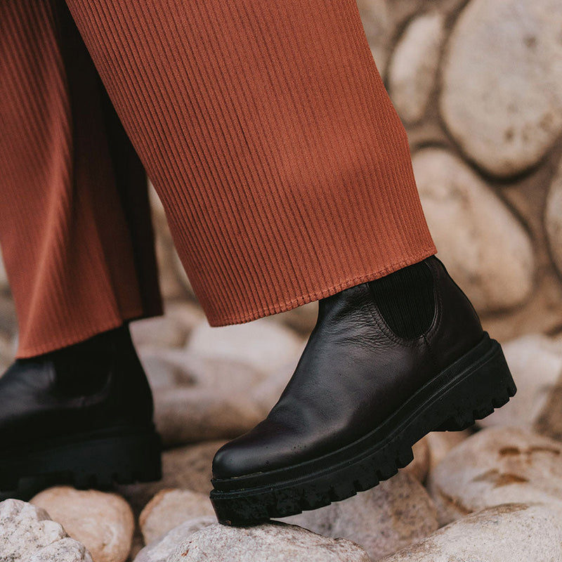 The Alpine Chelsea Boot Black