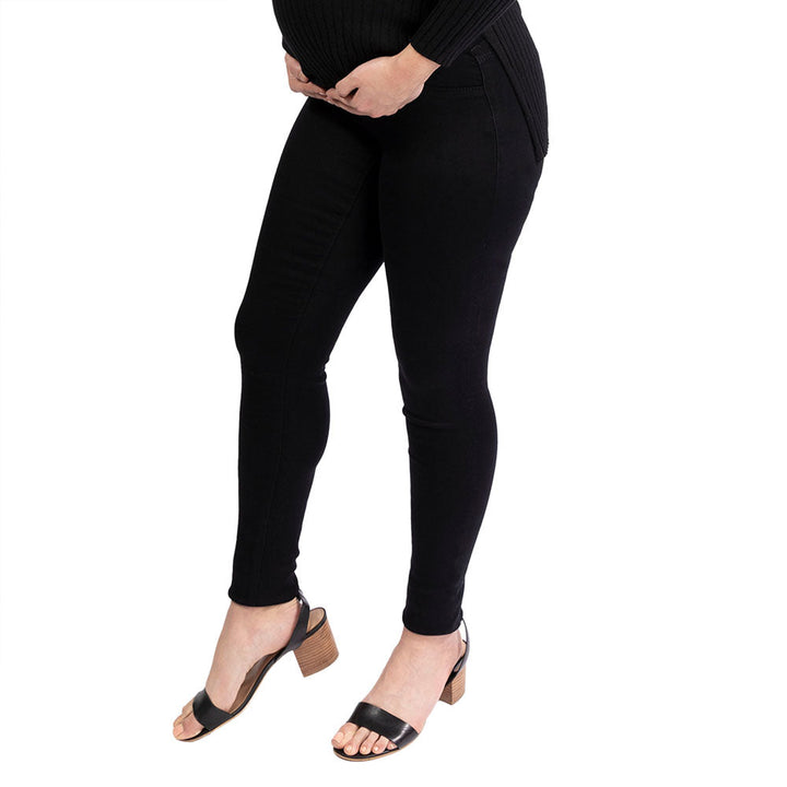 Maternity 32" Butter Skinny in Black