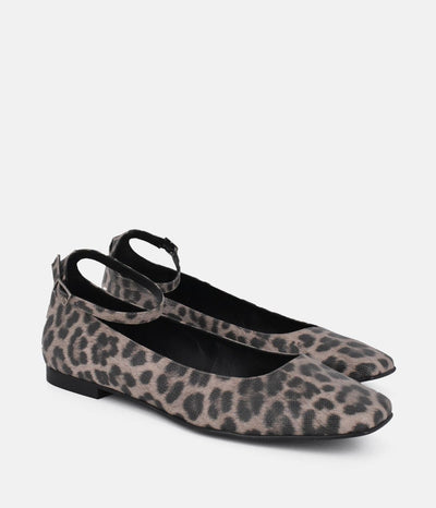 Dansi Striking Leopard Ankle Tie Flats