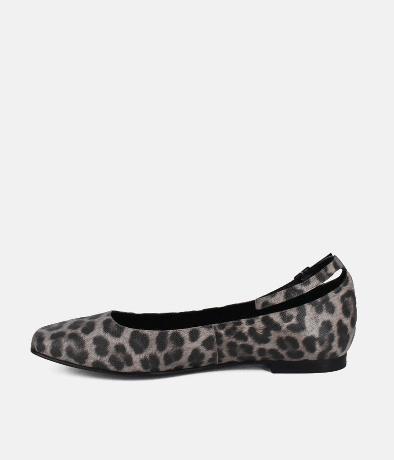 Dansi Striking Leopard Ankle Tie Flats