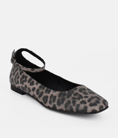 Dansi Striking Leopard Ankle Tie Flats