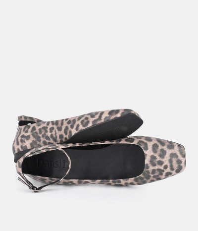 Dansi Striking Leopard Ankle Tie Flats