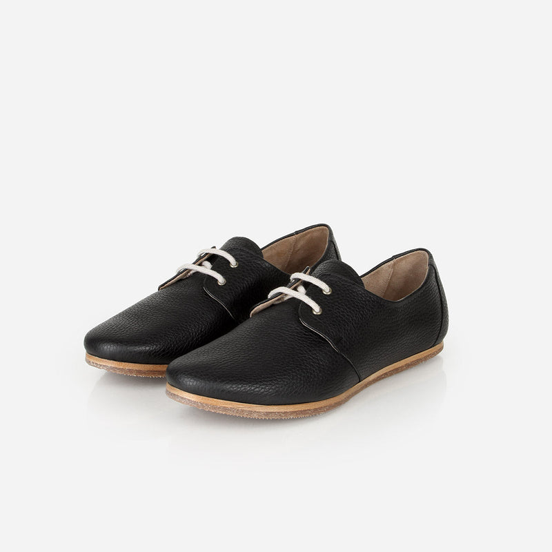 The Eyelet Oxford 2.0 Black Pebble