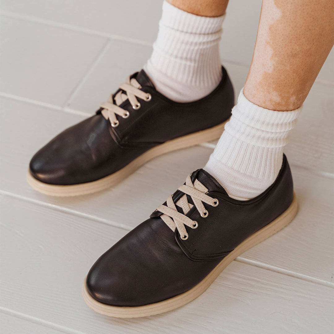 The Eyelet Sneaker Black