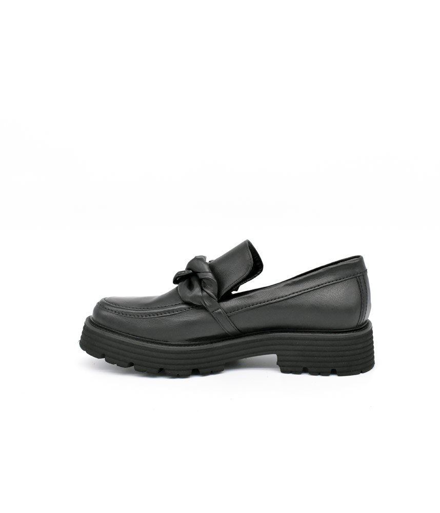 Kennel & Schmenger Gorgeous Black Leather Loafers