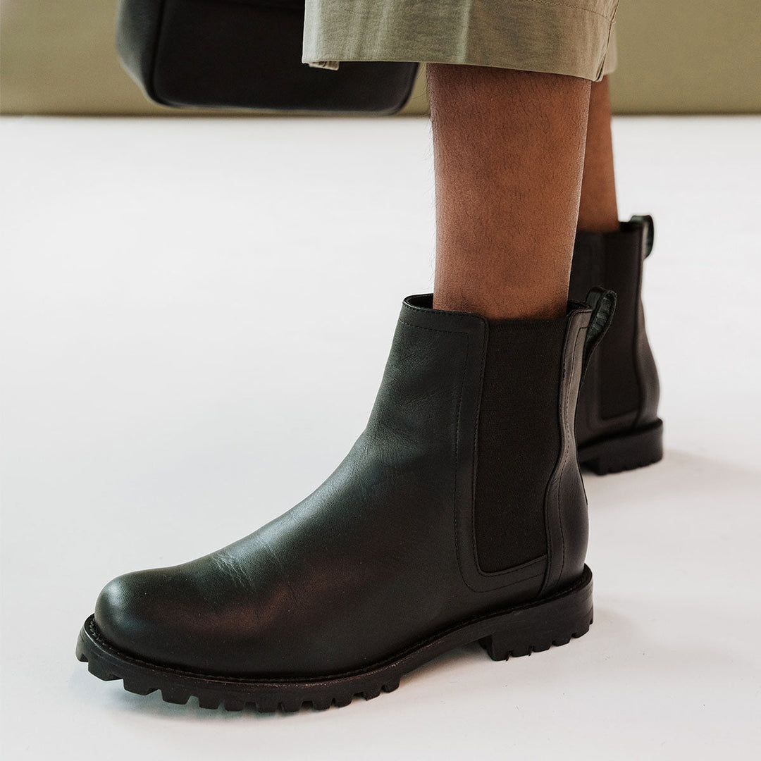 The On Tread Chelsea Boot Black Water Resistant 11 Medium