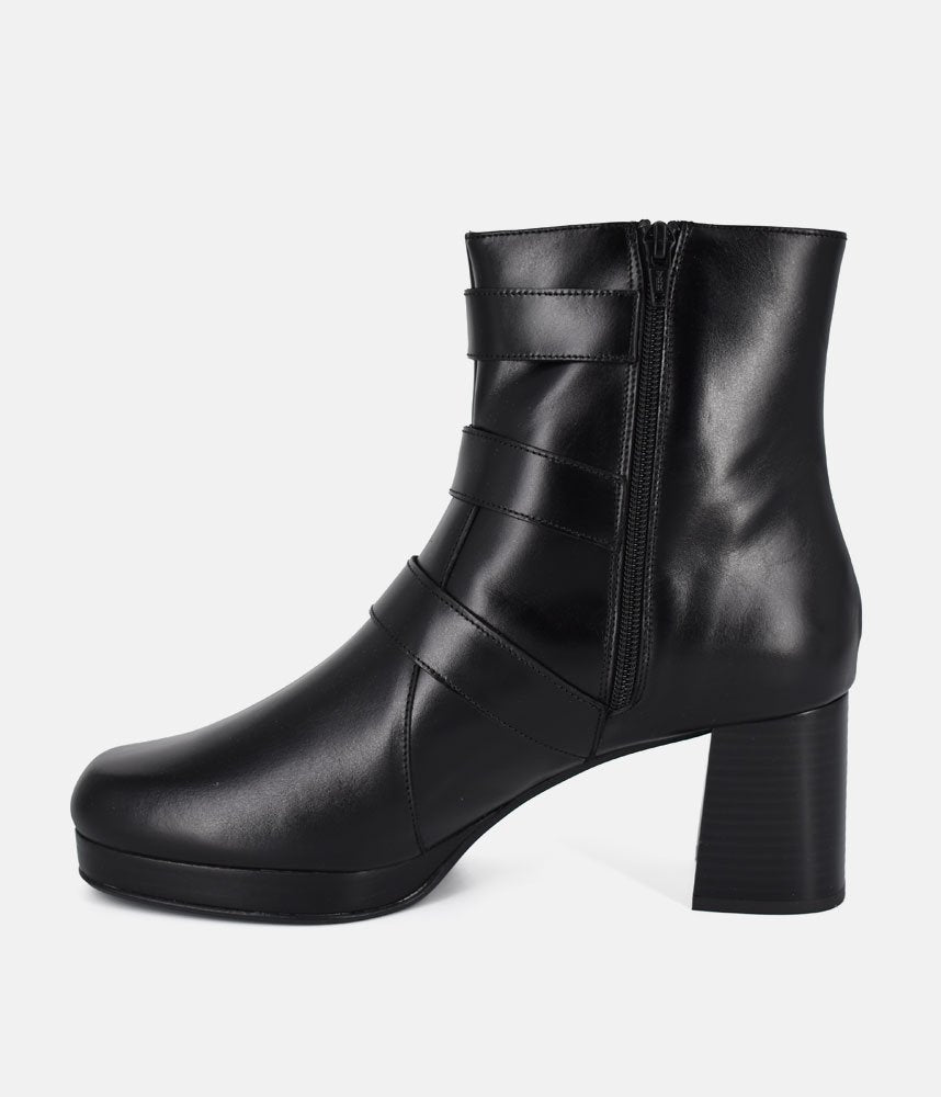 PieSanto Fabulous Black Buckle Ankle Boots