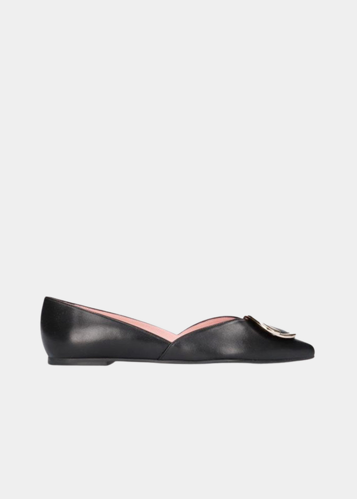 Pretty Ballerina – Chic Black Pointy Toe