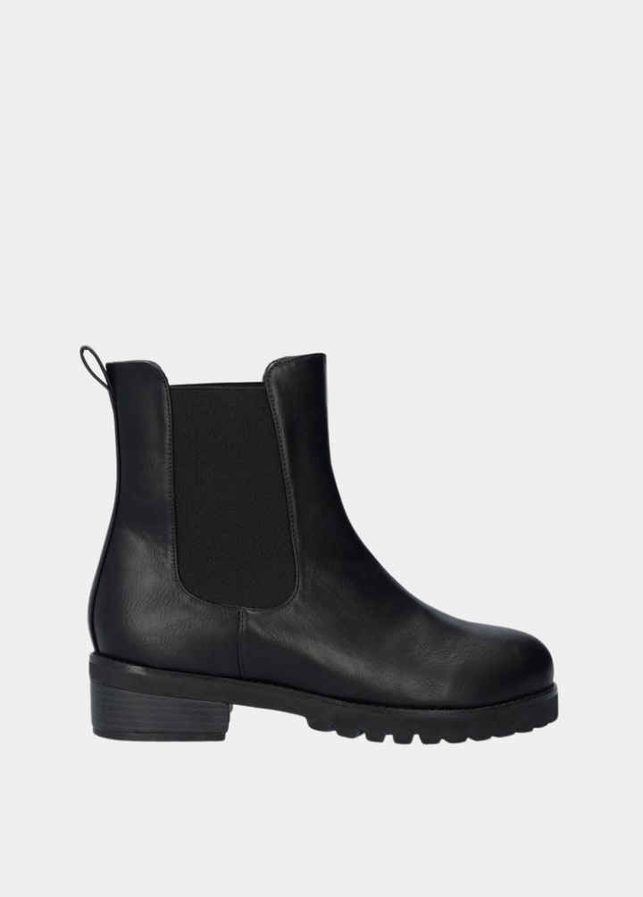 Versatile Black Chelsea Style Ankle Boots