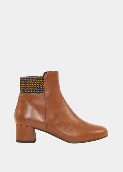 Brenda Zaro Stylish Brown Ankle Boots