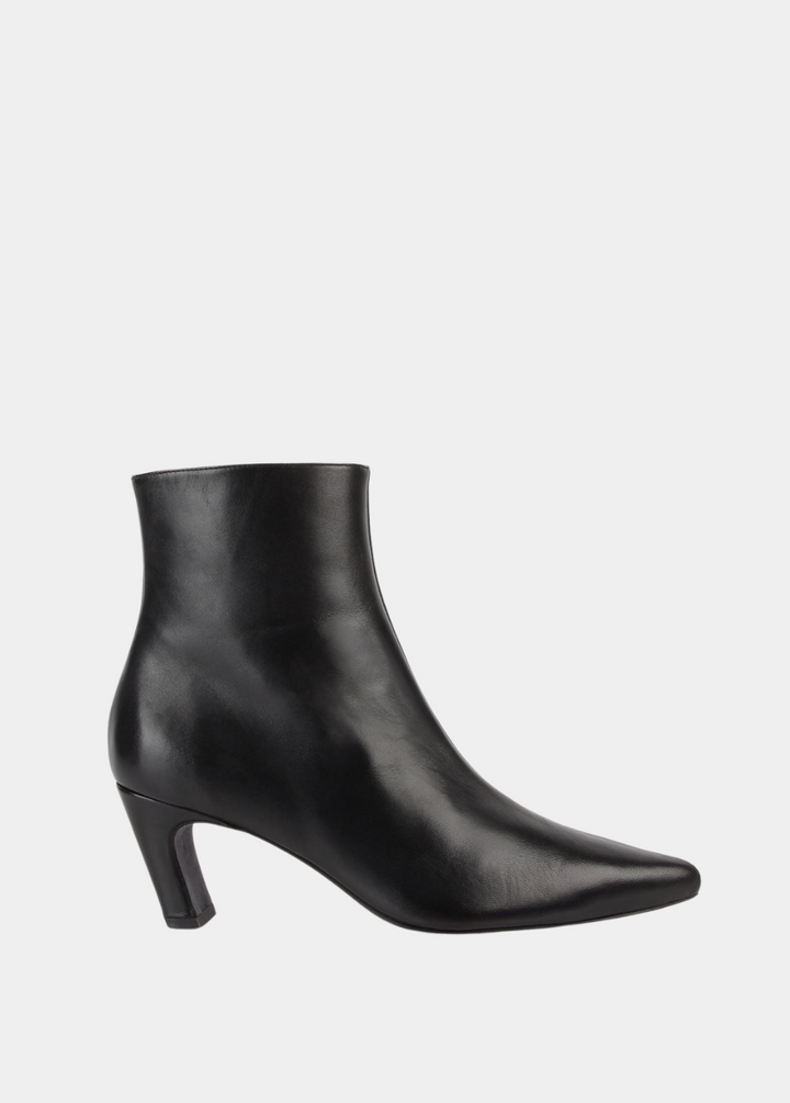 The Toujours Boot Black