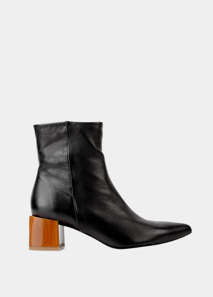 The On Point Boot Black