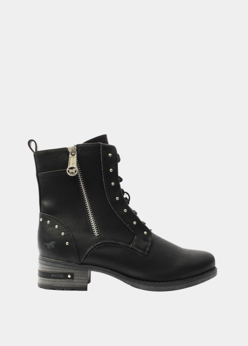 Mustang Stylish Black Ankle Boots