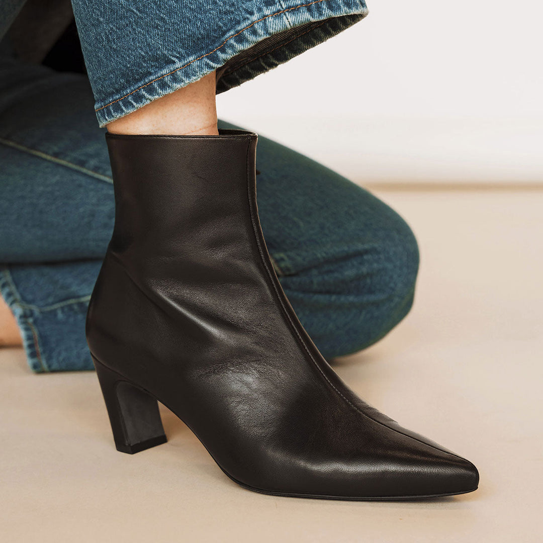 The Toujours Boot Black