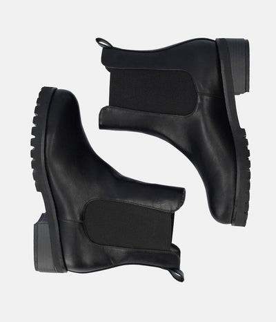 Versatile Black Chelsea Style Ankle Boots