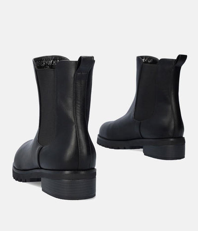 Versatile Black Chelsea Style Ankle Boots