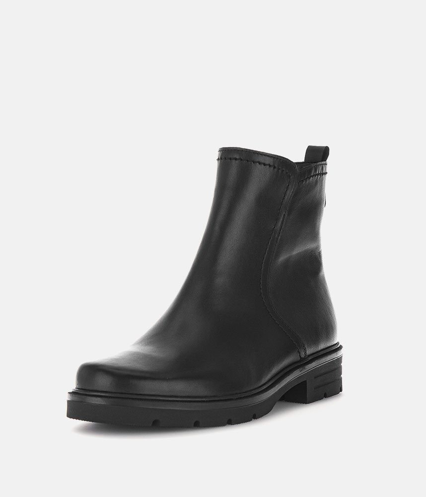 Gabor Versatile Black Leather Ankle Boots