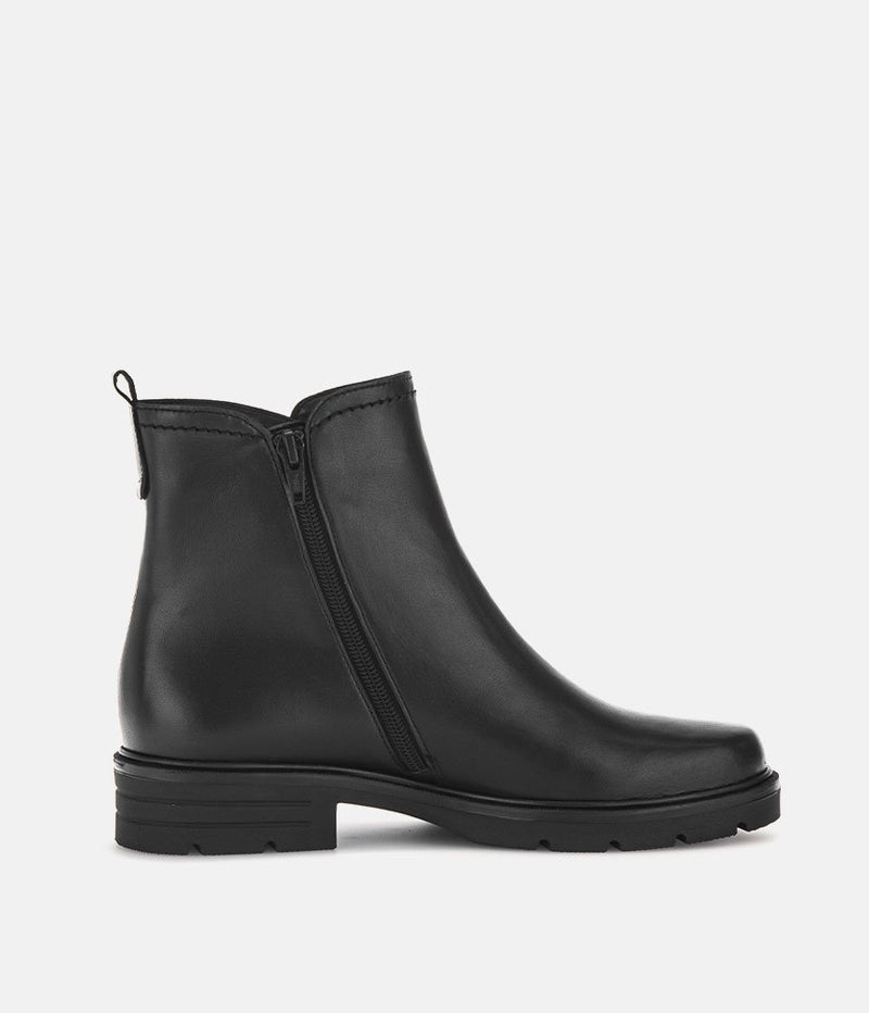 Gabor Versatile Black Leather Ankle Boots