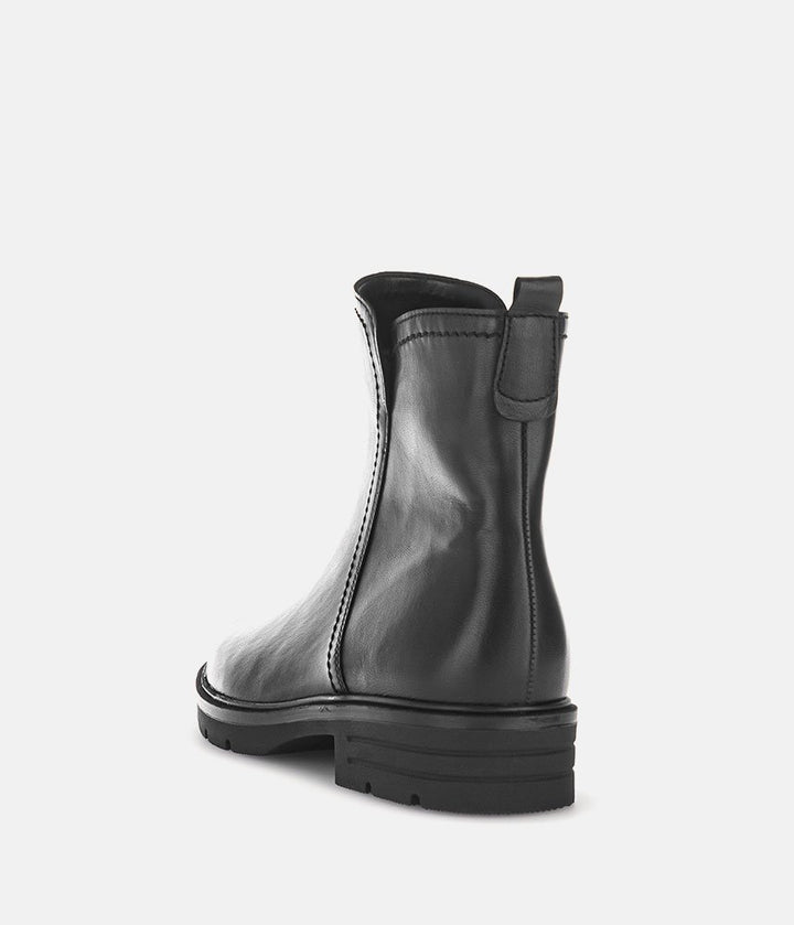 Gabor Versatile Black Leather Ankle Boots