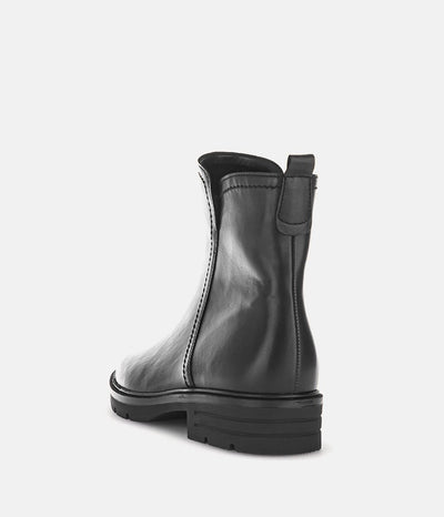 Gabor Versatile Black Leather Ankle Boots