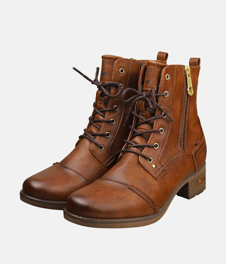 Mustang Classic Brandy Lace Up Ankle Boots