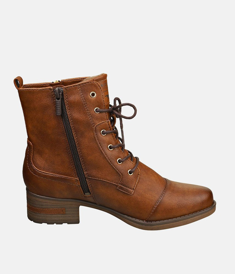 Mustang Classic Brandy Lace Up Ankle Boots