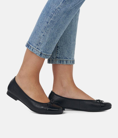 Remonte Versatile Black Round Toe Flats