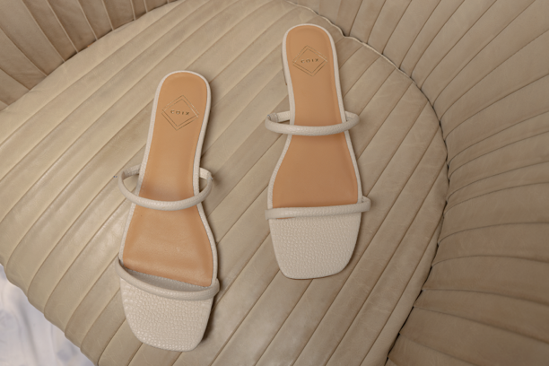 Ochi Sandal — Creme