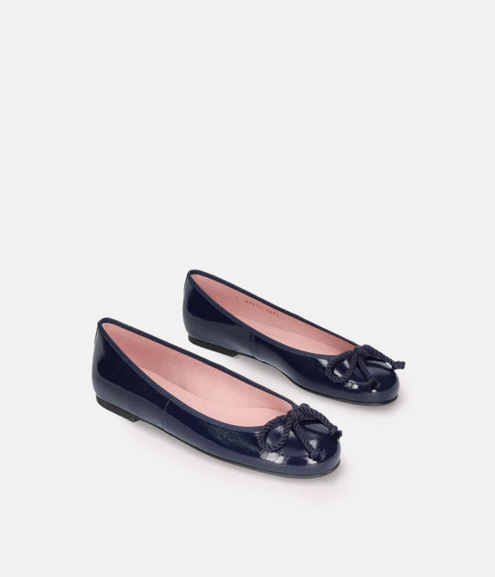 Pretty Ballerinas – Deep Blue