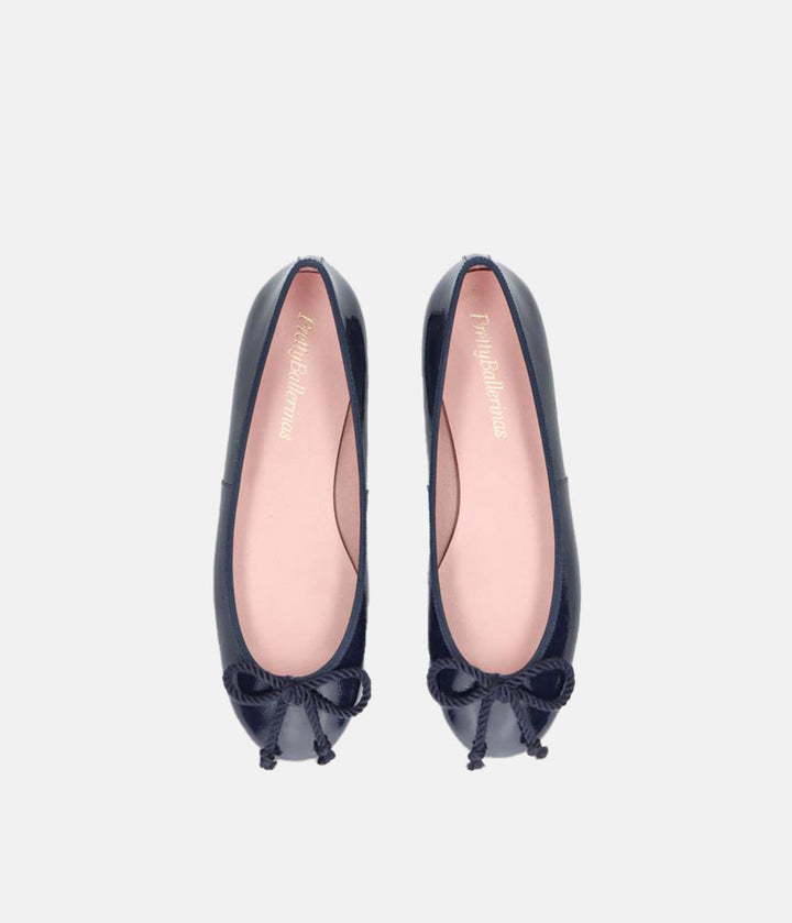 Pretty Ballerinas – Deep Blue